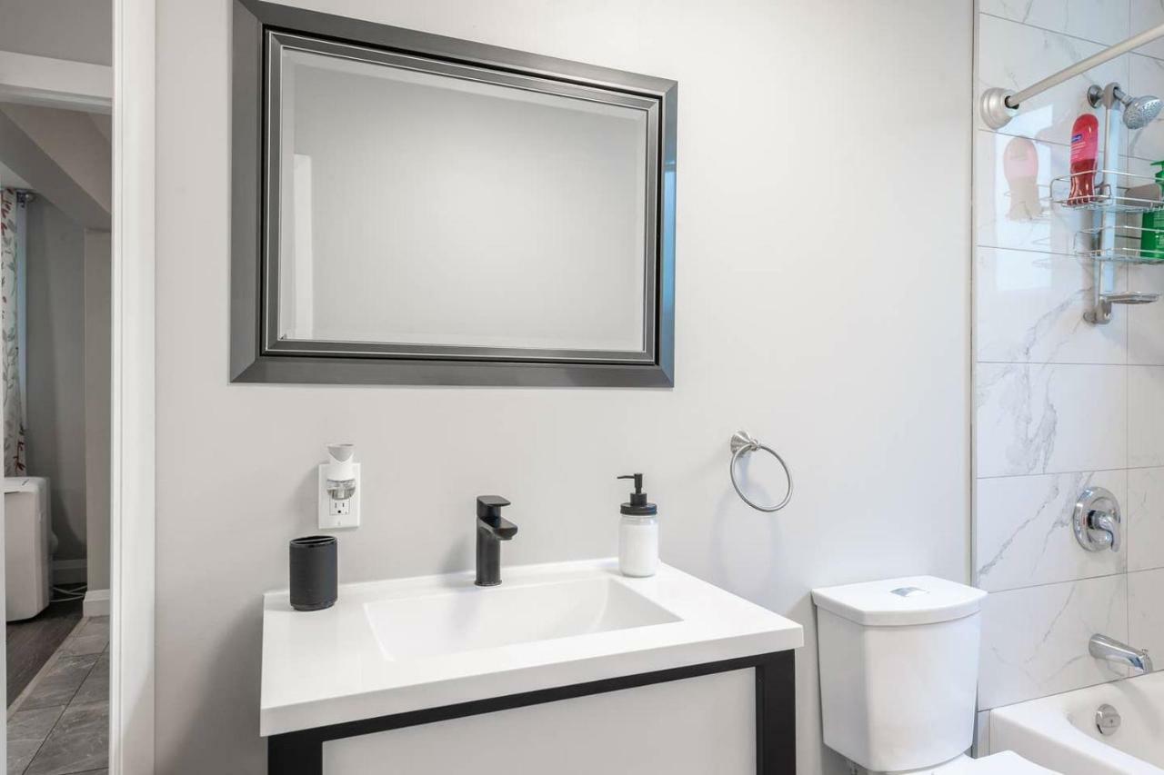 Entire 2 Bedroom Apartment Uptown Waterloo - E1 Exterior foto